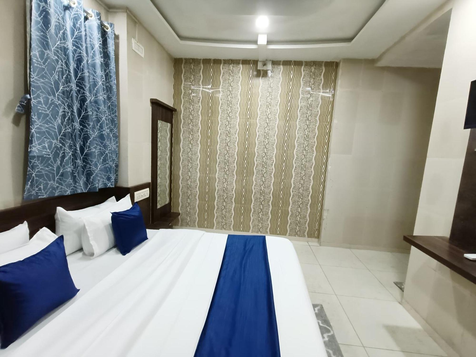 Hotel Shree Nath - 200 Meters From Dwarkadhish Temple Екстер'єр фото