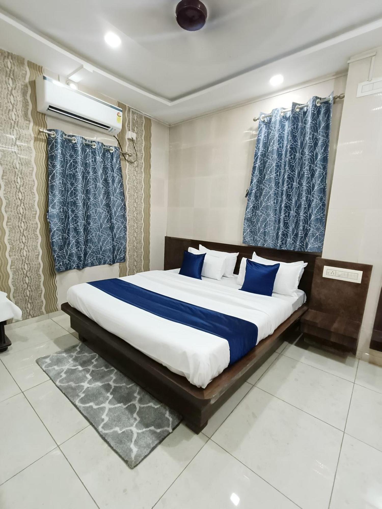 Hotel Shree Nath - 200 Meters From Dwarkadhish Temple Екстер'єр фото