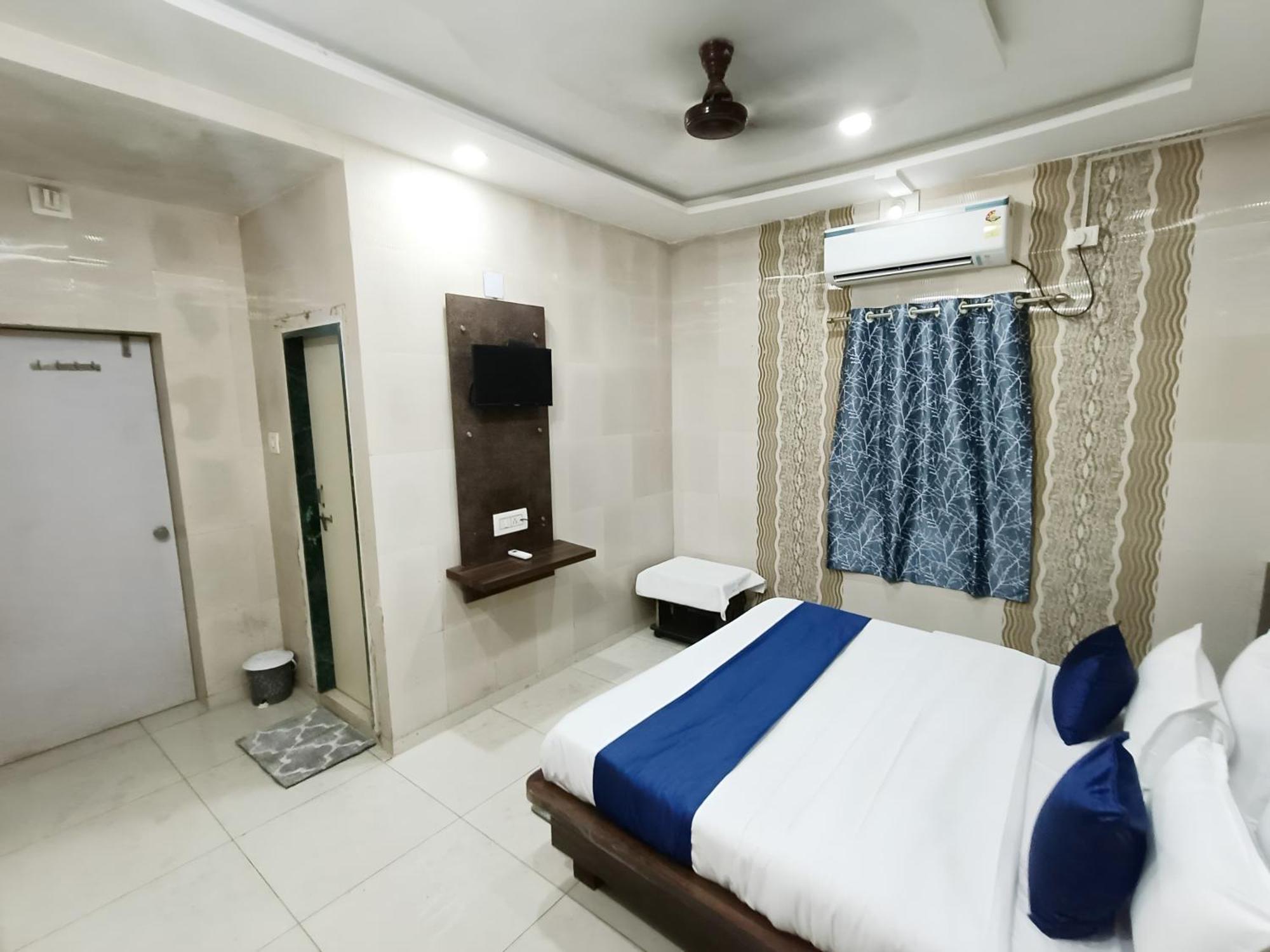 Hotel Shree Nath - 200 Meters From Dwarkadhish Temple Екстер'єр фото