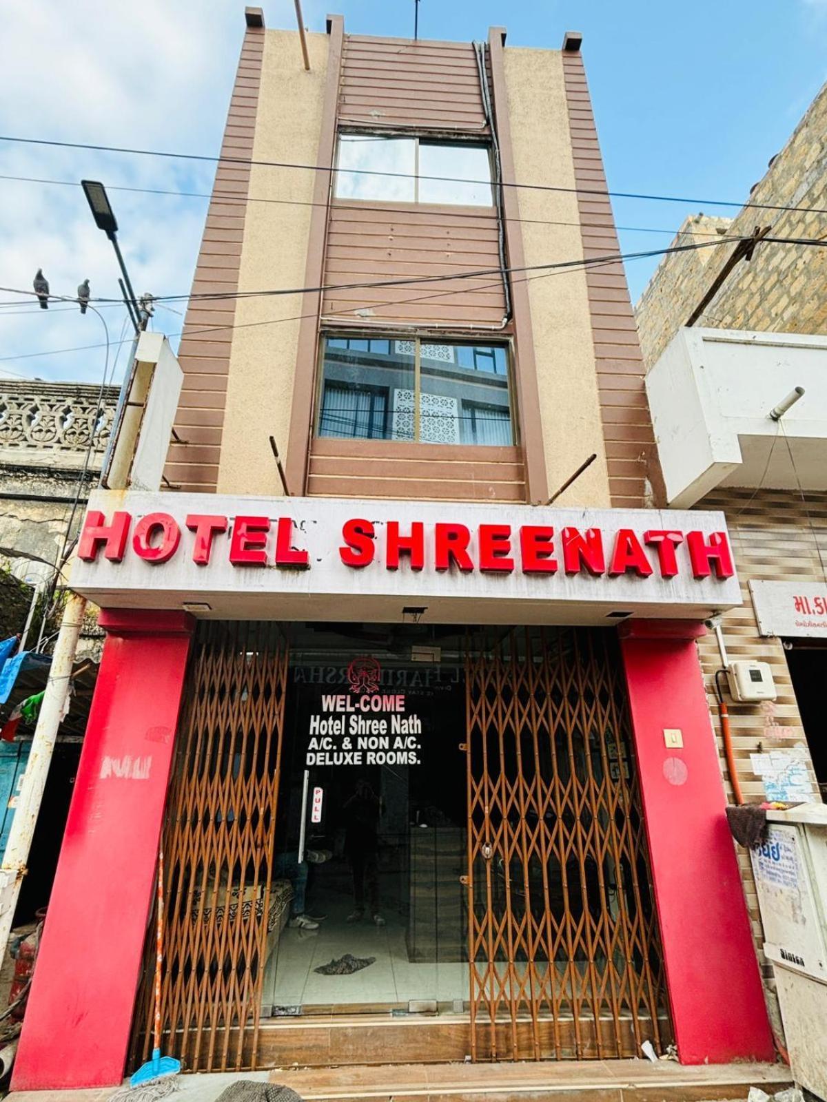 Hotel Shree Nath - 200 Meters From Dwarkadhish Temple Екстер'єр фото