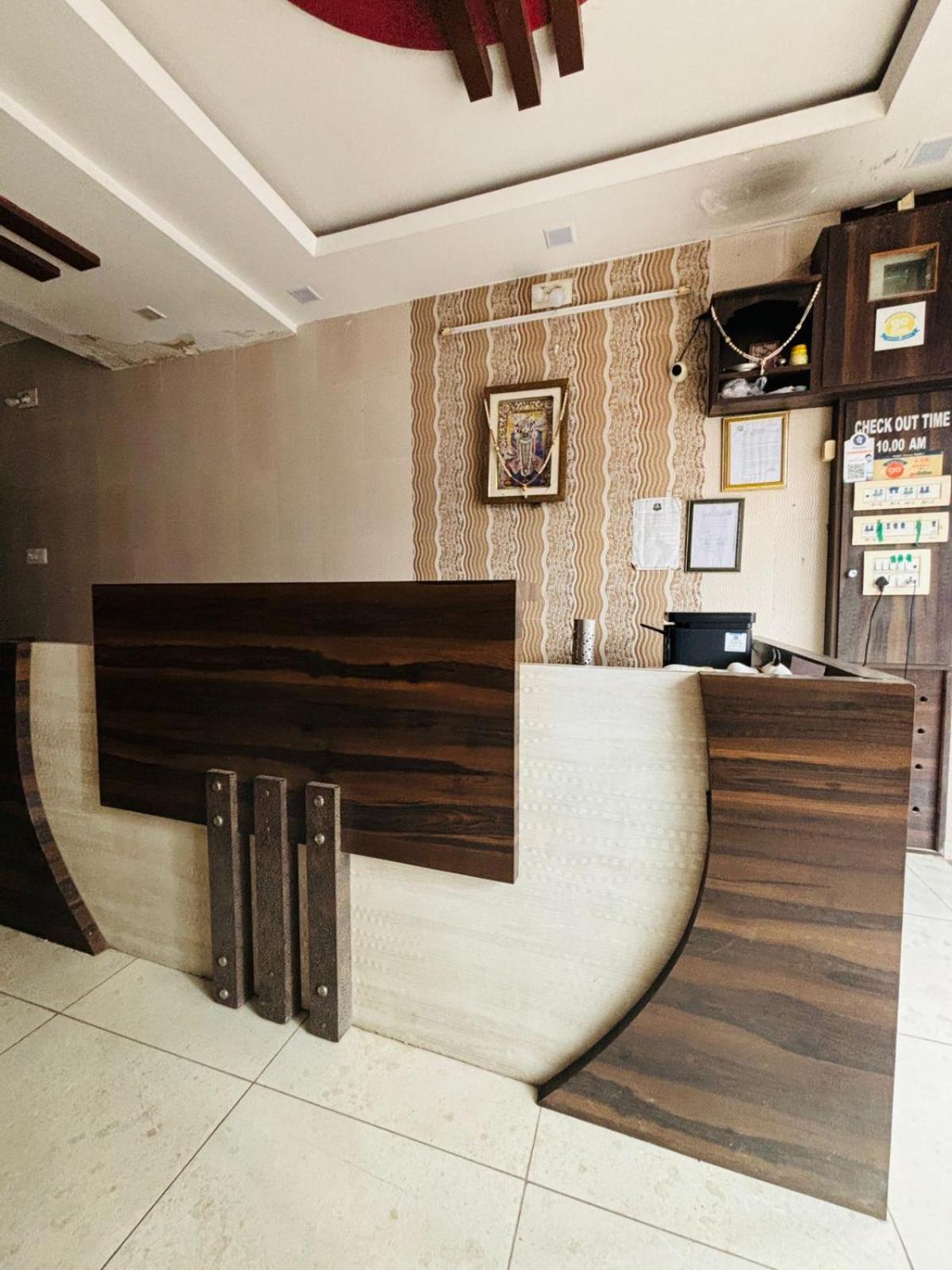 Hotel Shree Nath - 200 Meters From Dwarkadhish Temple Екстер'єр фото